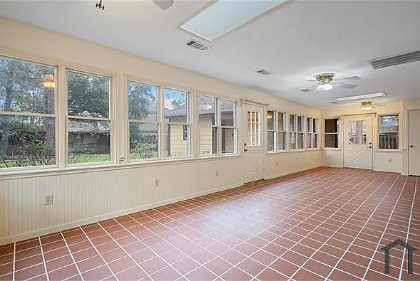 16318 Southampton Dr — Photo 20