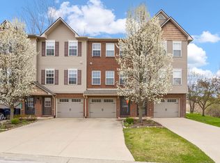 1602 Pinecroft Ln, Howell, MI 48855