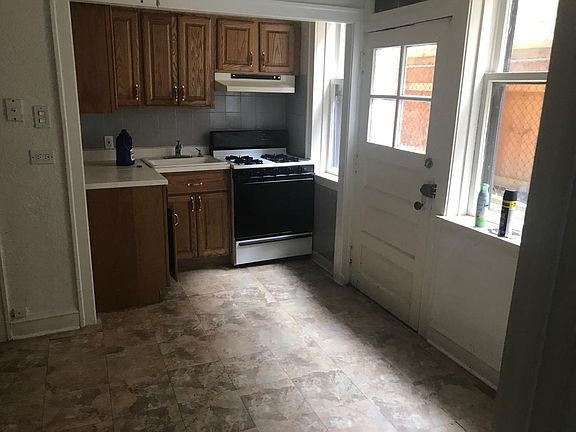 4th image of 8718 Kimball Ave #G