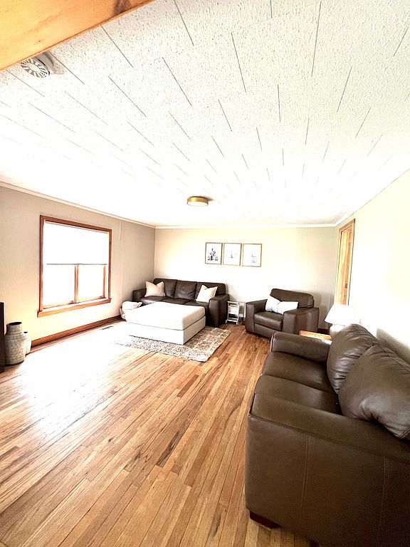 444 225th St - Property Image