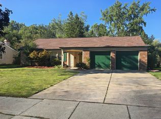 2951 Hill Dr, Troy, MI 48085