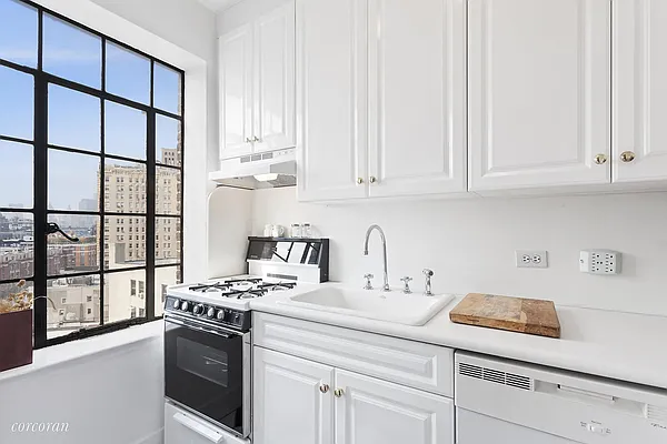 Rented by Corcoran | media 14