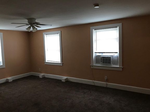 5th image of 404 N Lincoln St