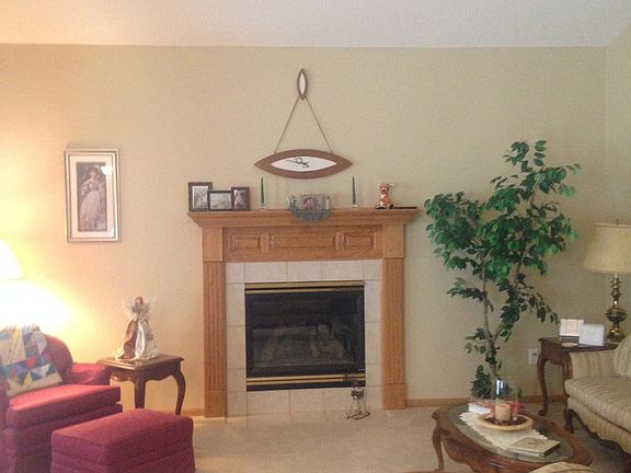 Living room w/fp