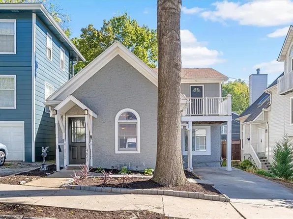 4621 Genessee St, Kansas City, MO 64112