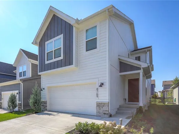 8769 SW 8th St, Blue Springs, MO 64064