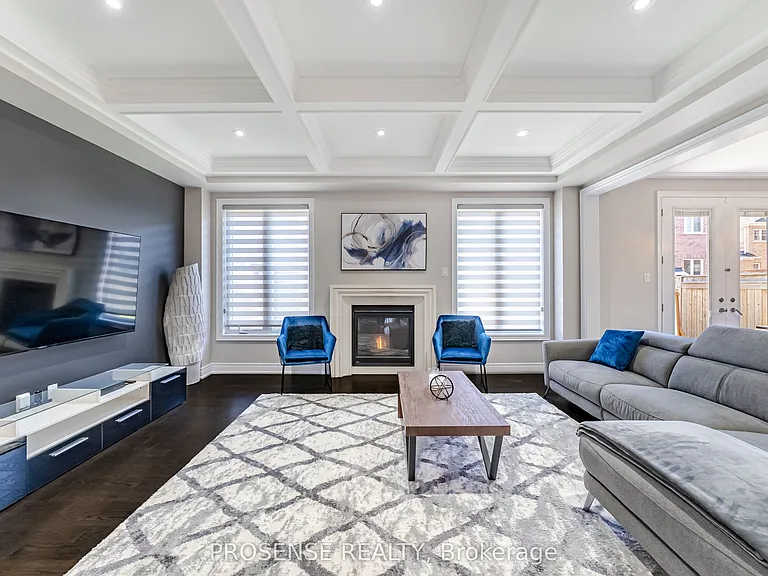 8 Macbean Cres — Photo 14