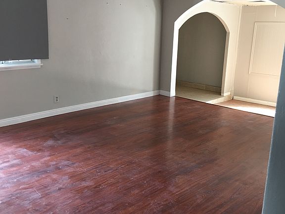 5th image of 11215 Fairford Ave