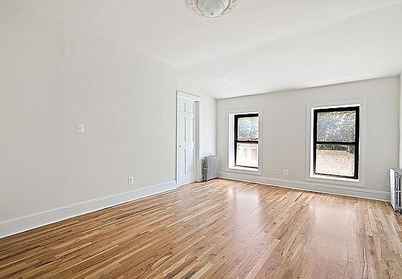 3rd image of 637 Macon St #3