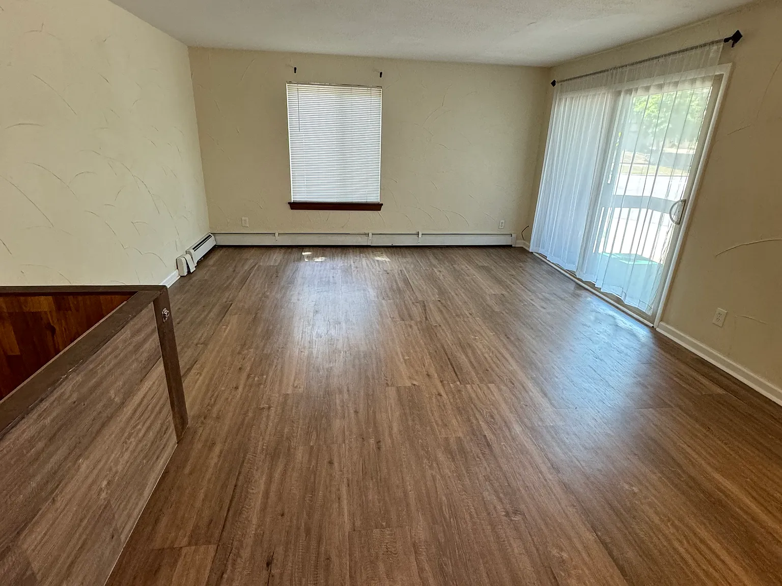1065 University Ave — Photo 3