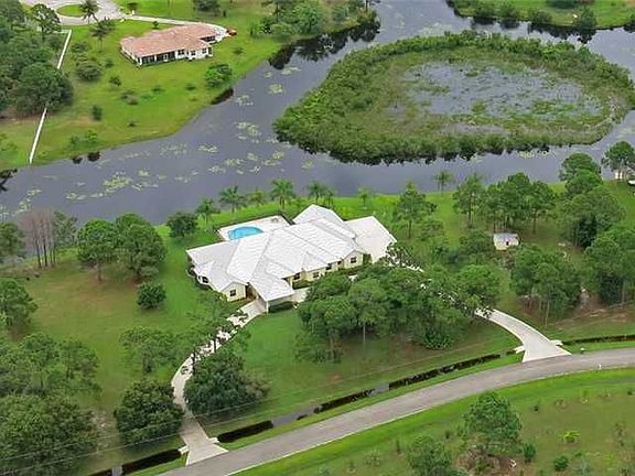 4th image of 708 SW Imperial Dr