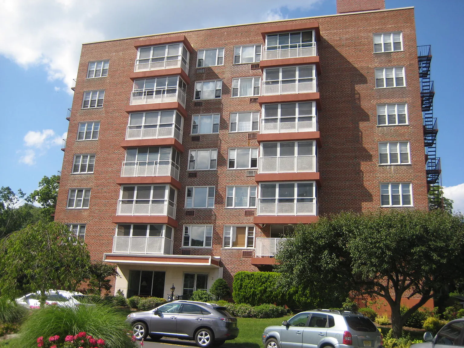 2 Salisbury Pt APT 5C photo 1