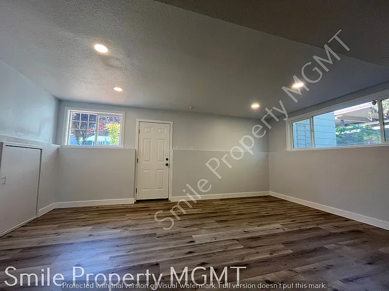 14915 SE Woodward St — Photo 7