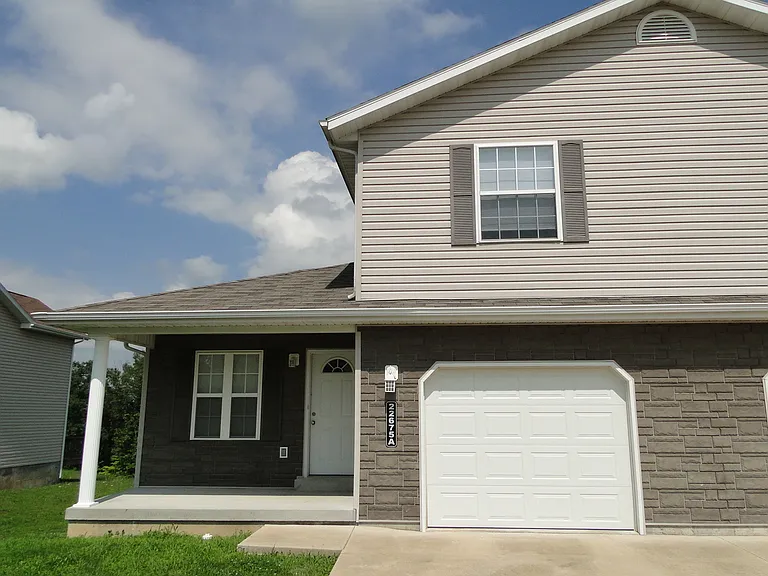 22675 Hanley Ln — Photo 2