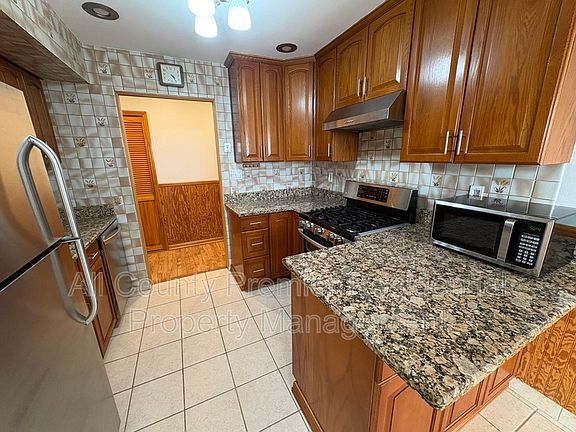 2nd image of 409 Hidden Village Dr