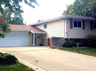 1916 Creighton Rd, Springfield, IL 62703