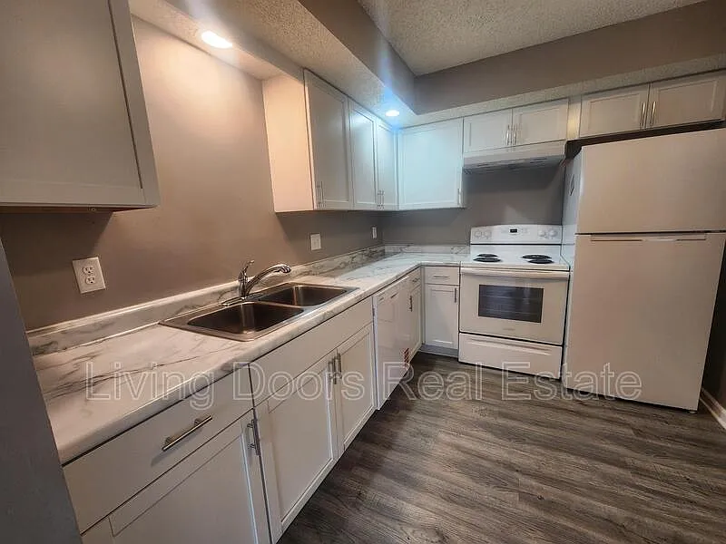 2 bed, 1.0 bath, 710 sqft, $795 — Photo 3