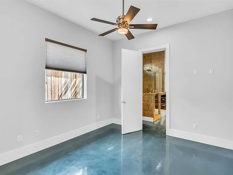 1802 Hickory St — Photo 34