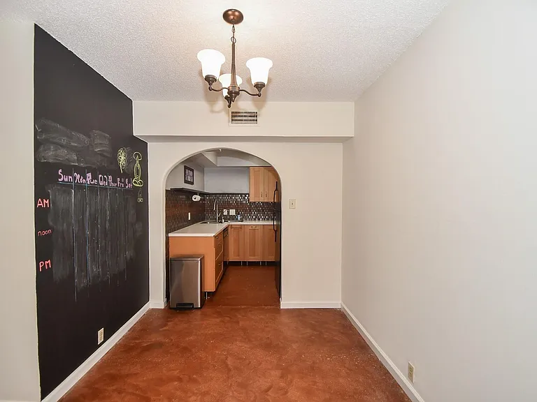 2601 Bellefontaine St — Photo 11
