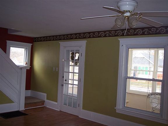 123 PRICE Living Room and Entry