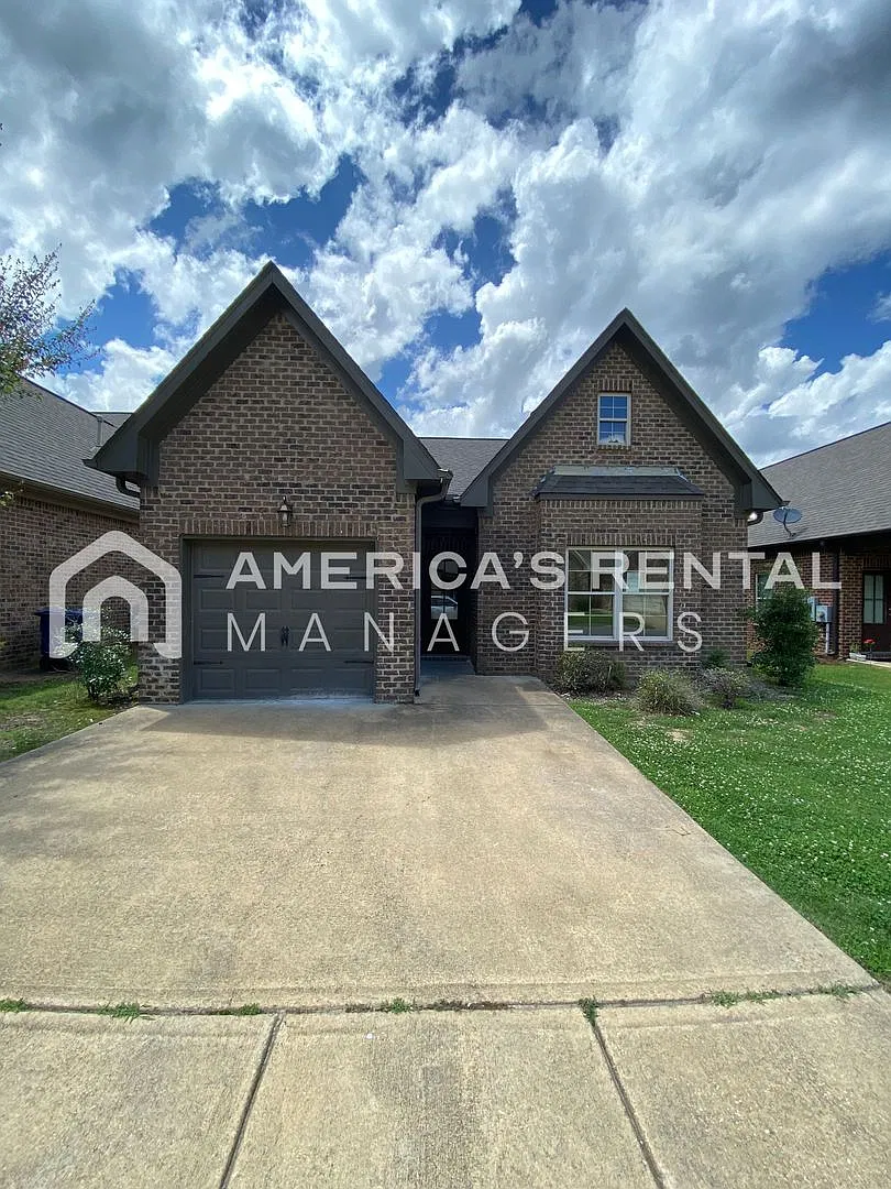 Home in Lake Cyrus Available to View with 48 Hour Notice — Photo 1