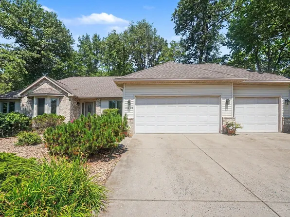 1513 Broken Oak Ct, Lino Lakes, MN 55038