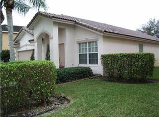 10900 SW 12th St, Pembroke Pines, FL 33025