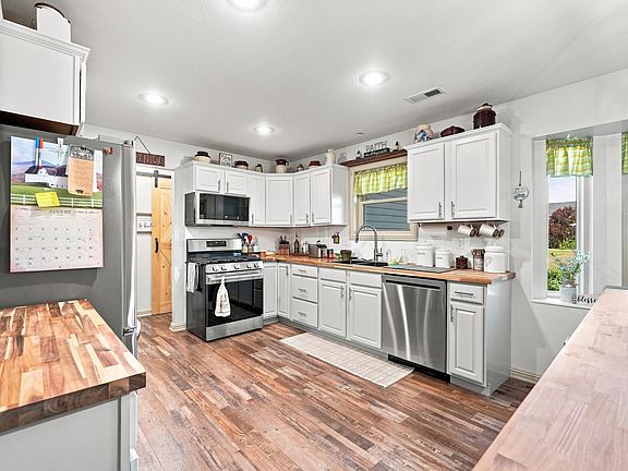 5th image of 306 Sunstar Cir