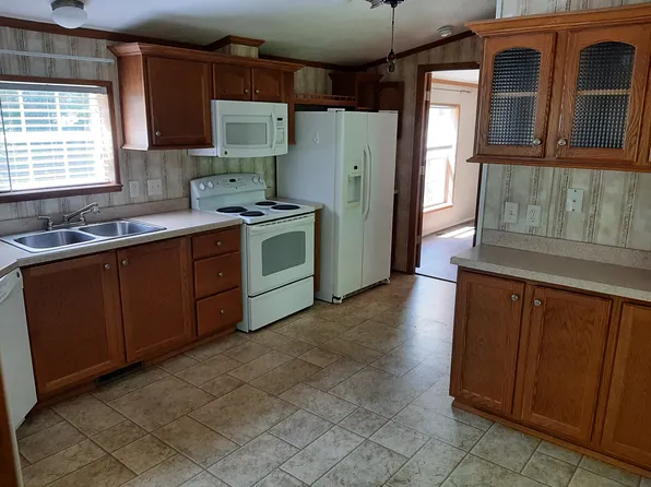 11 Serenity Dr, Whitefield, NH 03598