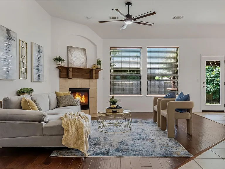 5501 Allamanda Dr — Photo 1