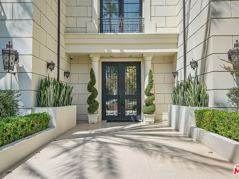 1st image of 443 N Palm Dr #2