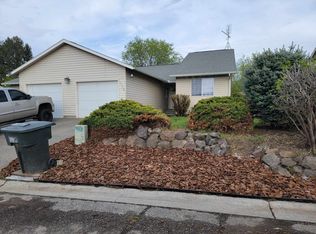 1005 Bloom Ave #B, Grandview, WA 98930
