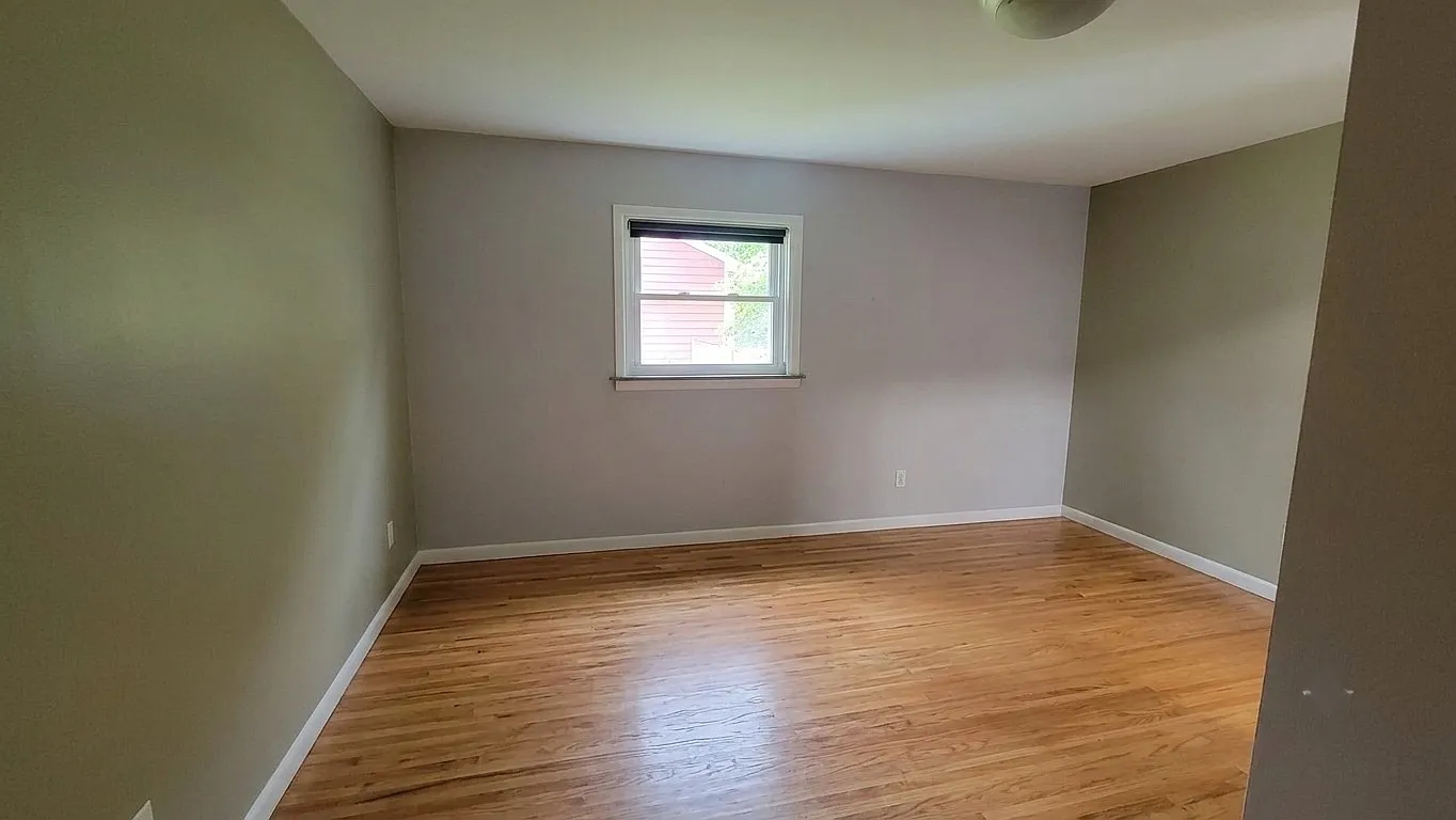 4 bed, 1566 sqft, $2,550 — Photo 3