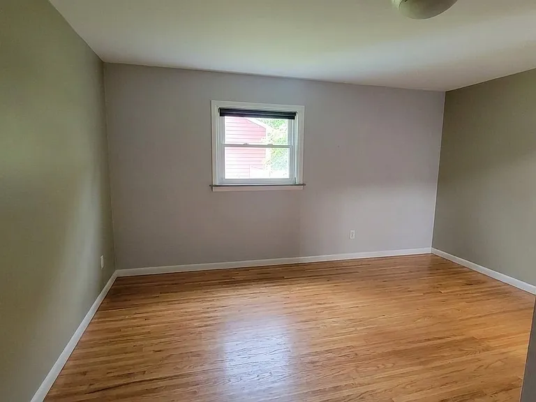10305 Ruckle St — Photo 3