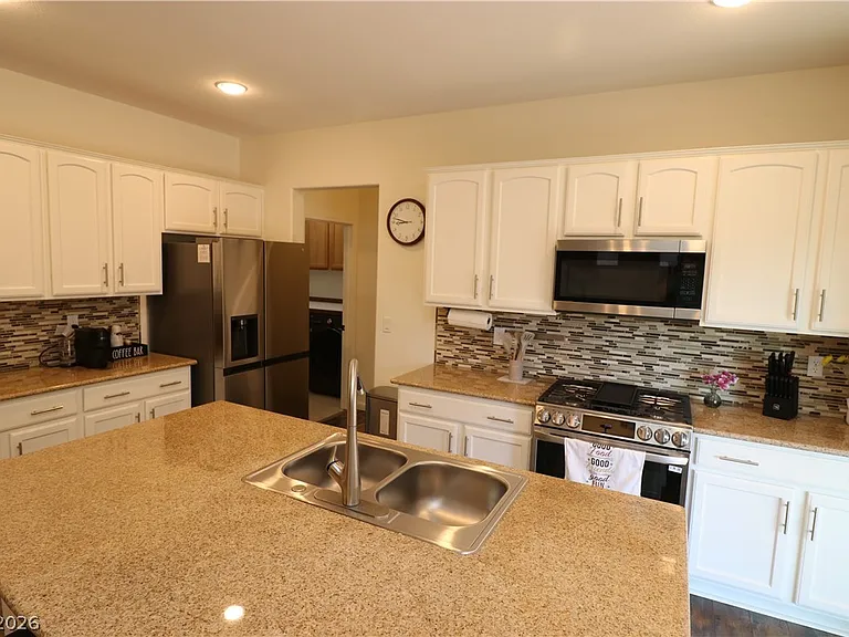 1417 Danielle Rebecca Ave — Photo 4