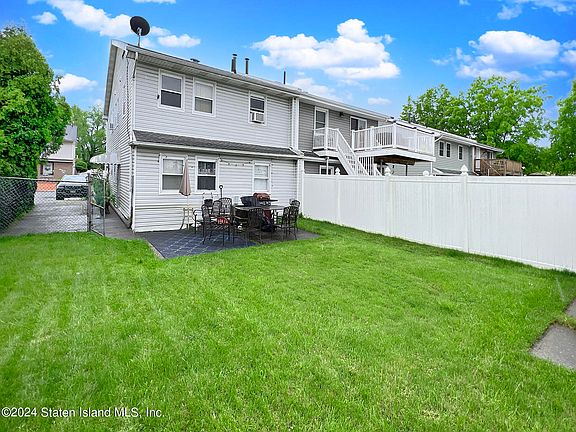 5th image of 125 Regis Dr