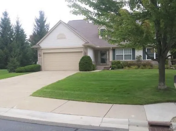 283 Four Seasons Dr #1, Lake Orion, MI 48360