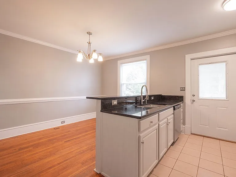 2606 Grayland Ave — Photo 11