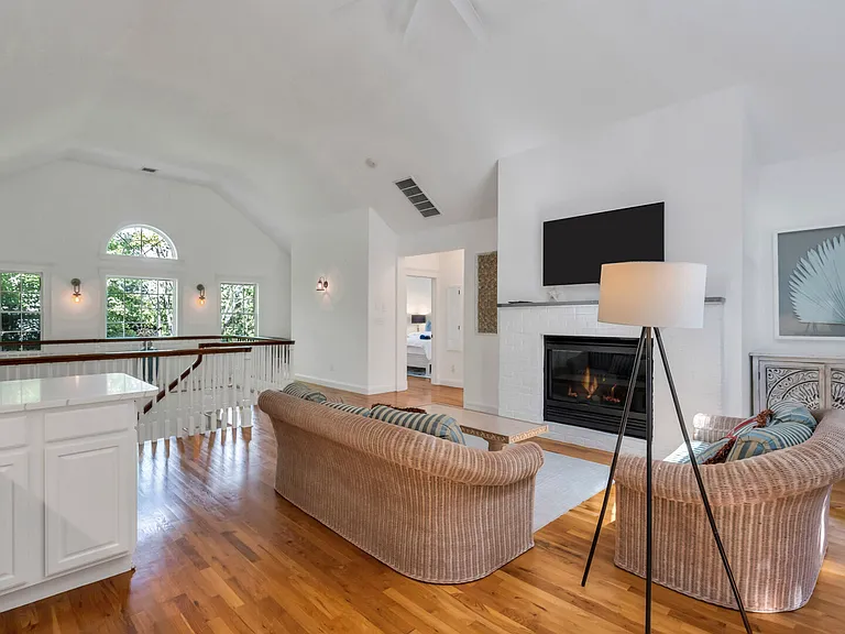 1110 N Sea Rd — Photo 17