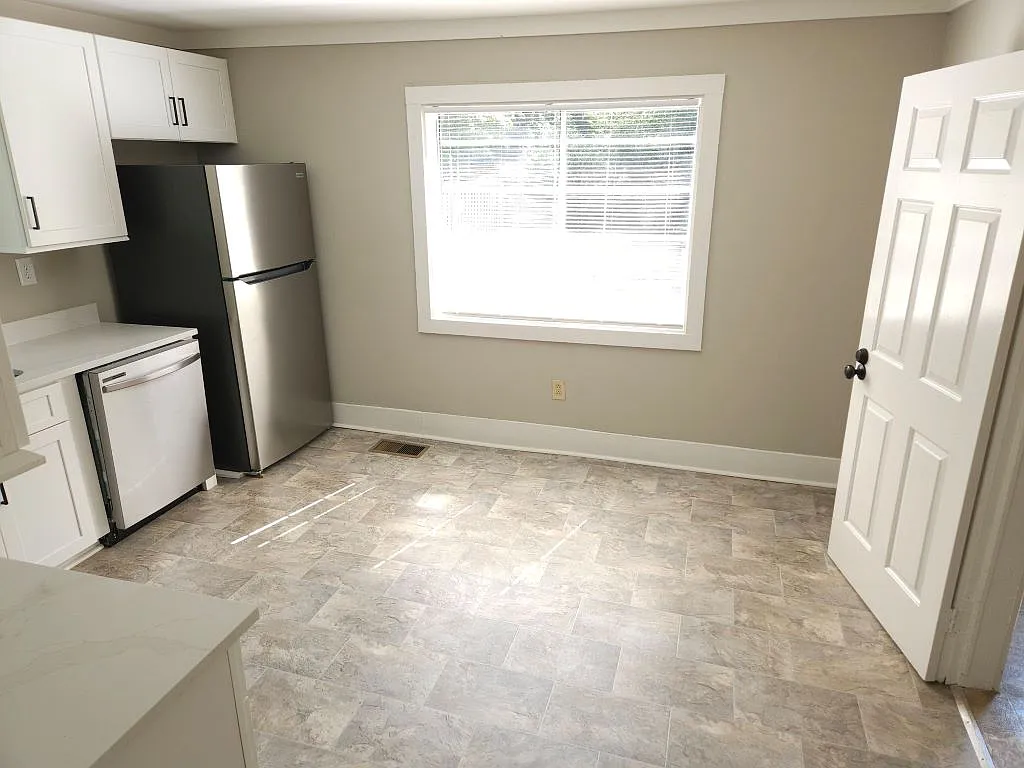 2 bed, 1400 sqft, $1,350 — Photo 4