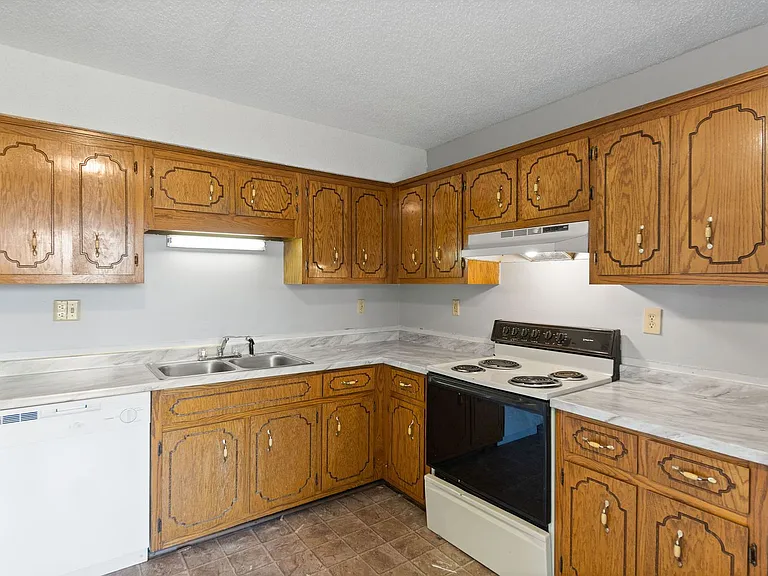 121 Stephanie Dr — Photo 11
