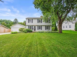 153 Hampshire Rd, Waterloo, IA 50701