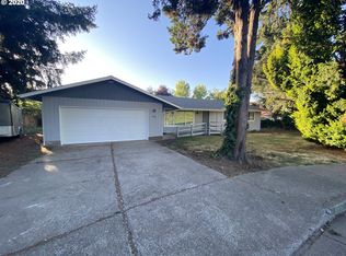 772 66th St, Springfield, OR 97478