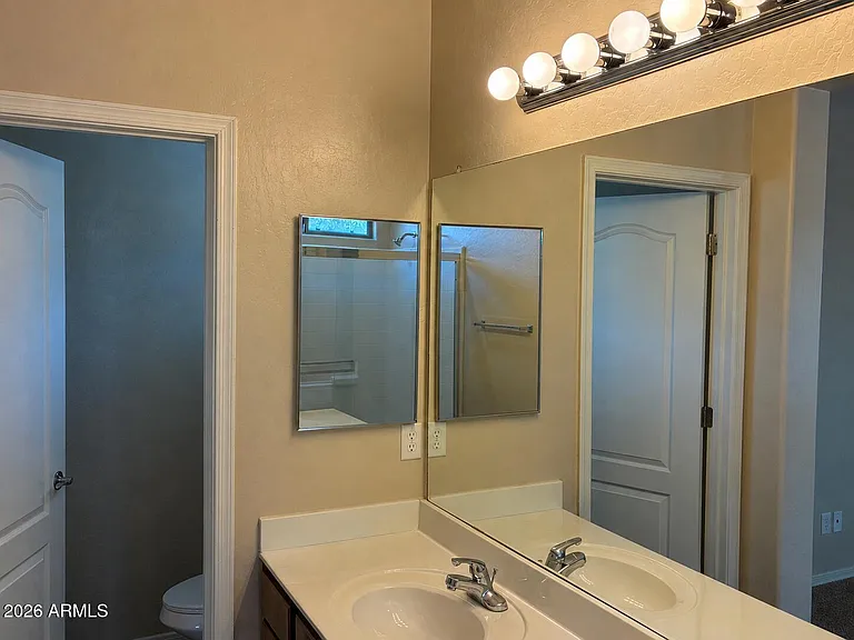 120 W Love Rd — Photo 11