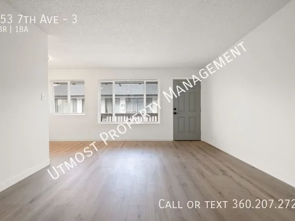 953 7th Ave APT 3, Longview, WA 98632