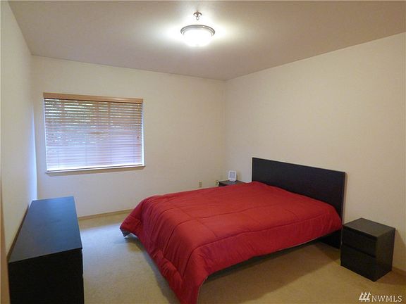 5th image of 11424 1st Ave S Unit 301