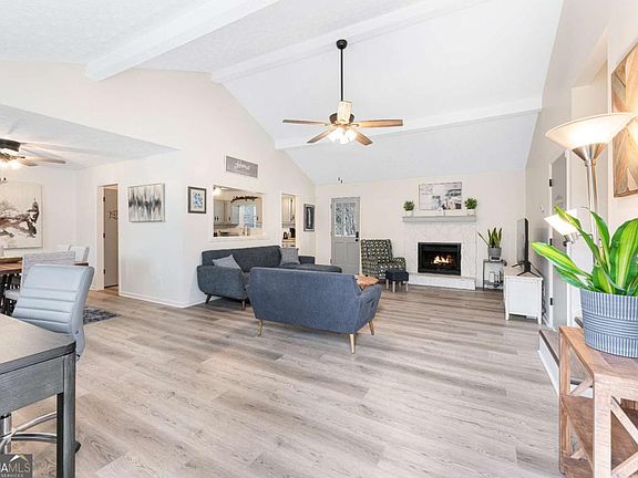 5th image of 1426 Raintree Dr