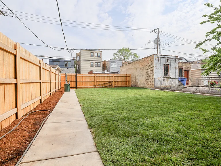 2230 W Wilson Ave #G — Photo 15