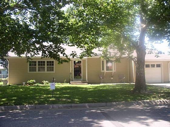 2nd image of 911 E 31st Ter