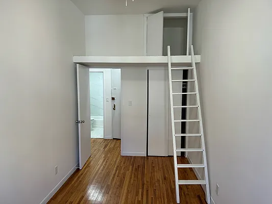 Rented by Joe Gotham LTD | media 14